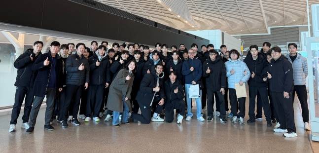 '세상에 이런 이별이' 박철우 대행 이하 우리카드 선수단-사무국 '깜짝 배웅' 파에스 전 감독도 뭉클