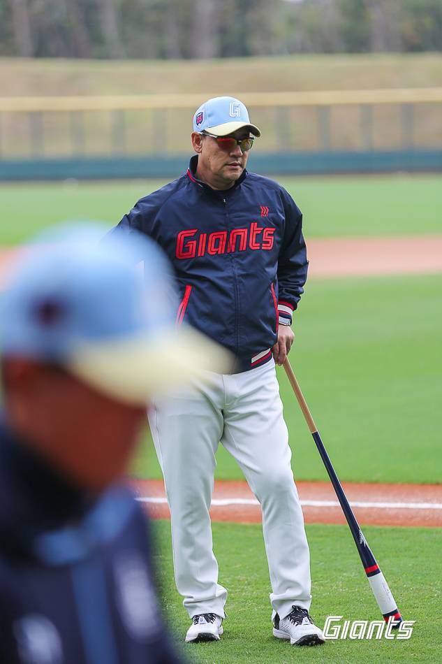 '韓 야구 큰 슬픔에 빠지다' 암 투병 끝에 오늘(14일) '전 국가대표 영웅' 김민재 롯데 코치 별세 '향년 53세'