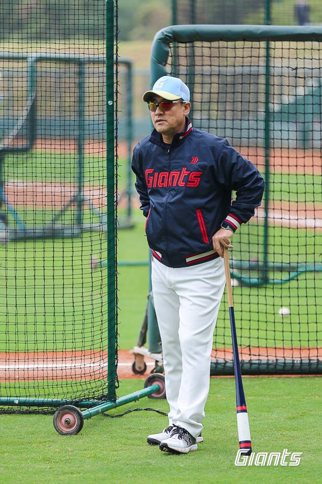 '韓 야구 큰 슬픔에 빠지다' 암 투병 끝에 오늘(14일) '전 국가대표 영웅' 김민재 롯데 코치 별세 '향년 53세'