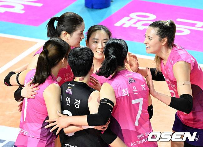 ‘김연경 은퇴했는데’ 흥국생명 선두마저 격파! 파죽의 3연승→2위 눈앞…레베카 32점 맹폭 [인천 리뷰]