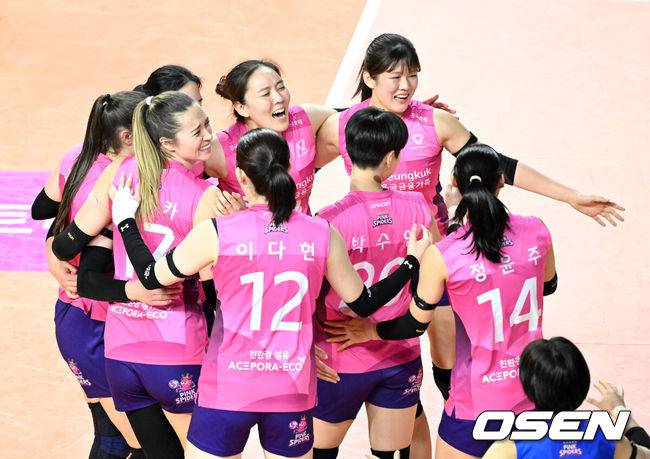 김연경 제자 적응력 실화? 은퇴 세터의 대반전→日명장+동료 모두 극찬 “열린 마음으로 피드백 준다” [오!쎈 인천]