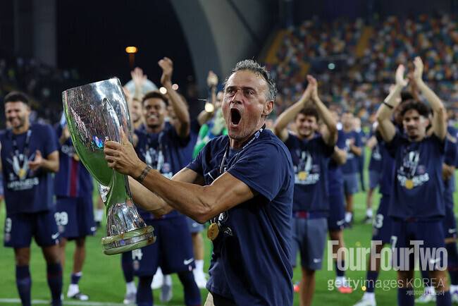 ‘이강인 벤치 고집’ 엔리케 감독, ‘종신 계약’ 거절하고 맨유로 향하나?…”낙점”