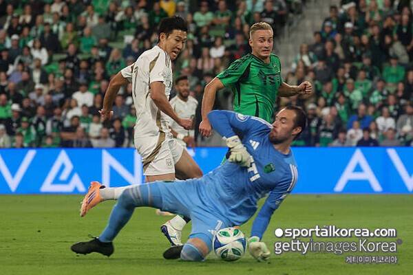 '손흥민 1골 1도움'→ 2-6 참패…'SON급 슈퍼스타' 파워 실감한 LAFC 경쟁팀, 월드컵 득점왕 하메스 영입 나선다