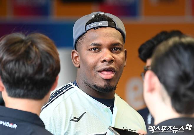 한화 대형 낭보! '베네수엘라 듀오' 페라자·에르난데스, 16일 한국 입국→23일 멜버른 동반 출국 확정