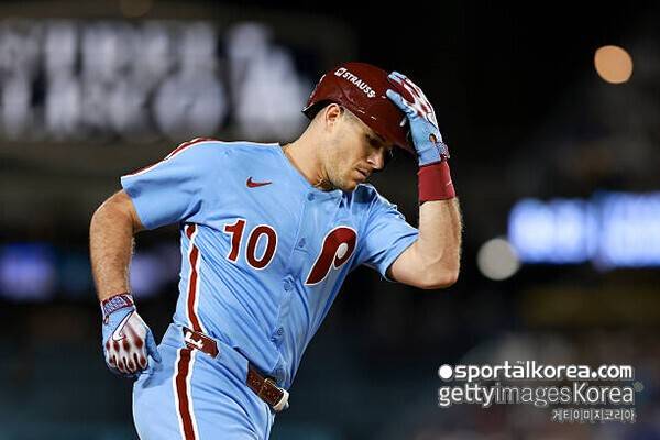 '3년 계약 거절했다' 30대 중반·기량 하락 포수의 근거 없는 배짱? 필라델피아 제안 걷어찬 리얼무토, 설마 연 220억 원하나?