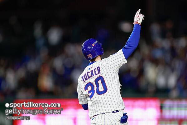 '초대박' 토론토, 터커에게 무려 10년 계약 꺼냈다? 다저스에 WS 우승 뺏긴 토론토, 진짜 1조 태울 기세