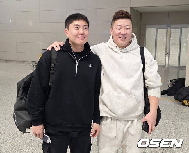 34번 되찾은 최형우, 전병우 위한 선물은 ‘고급 시계도 명품 가방도’ 아니었다 [오!쎈 인천공항]