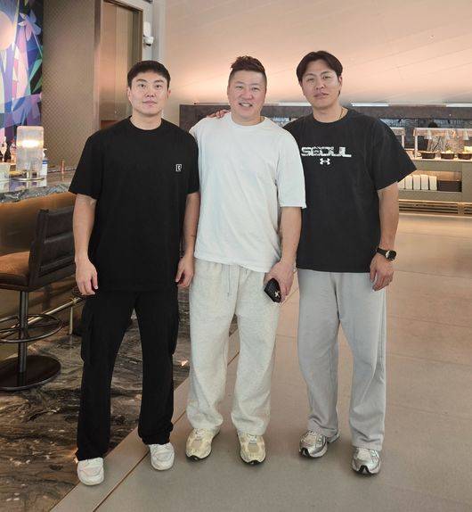 34번 되찾은 최형우, 전병우 위한 선물은 ‘고급 시계도 명품 가방도’ 아니었다 [오!쎈 인천공항]