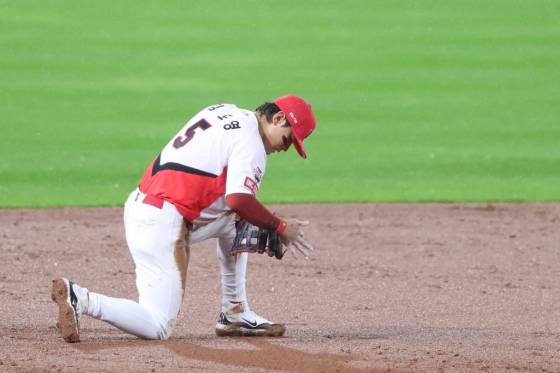 [오피셜] '와' KIA 예비 FA 연봉 초대박 터졌다! 김도영은 끝내 '반토막' 확정, 16명 칼바람 대거 불었다 '연봉 계약 공식발표'