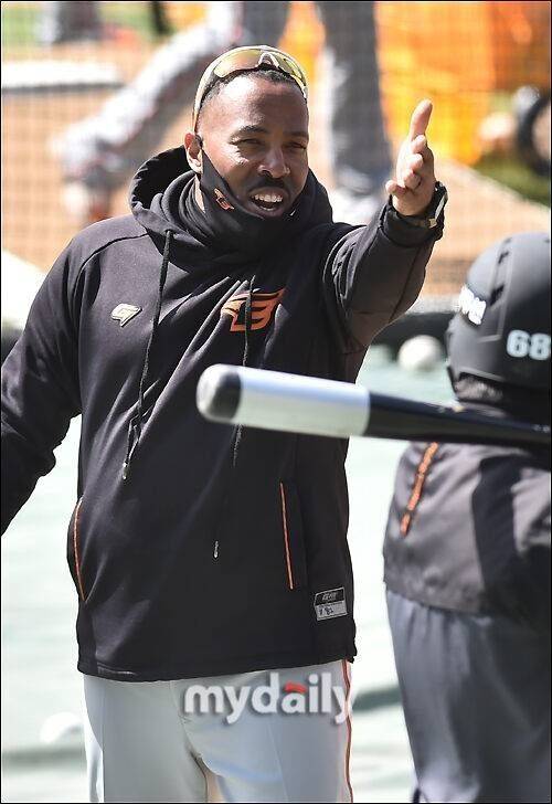 '노시환 키웠다' 5년 전 한화 몸담았던 41세 지도자, 김하성 소속팀 간다…그런데 美 왜 혹평 날렸나