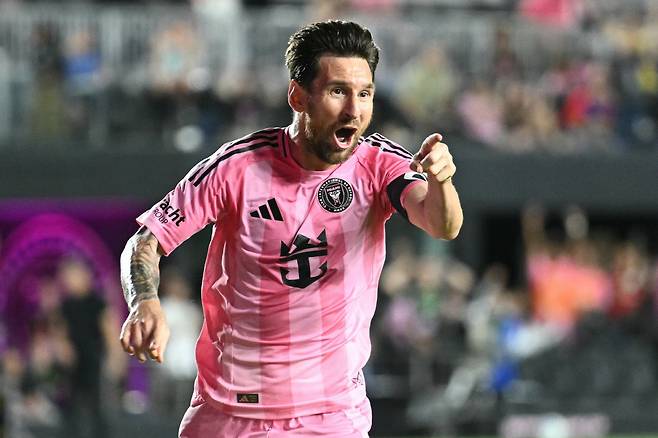 '손흥민과 개막전 불발?' 2조4000억원 거절한 메시, 결국 사우디 가나...알 이티하드 회장