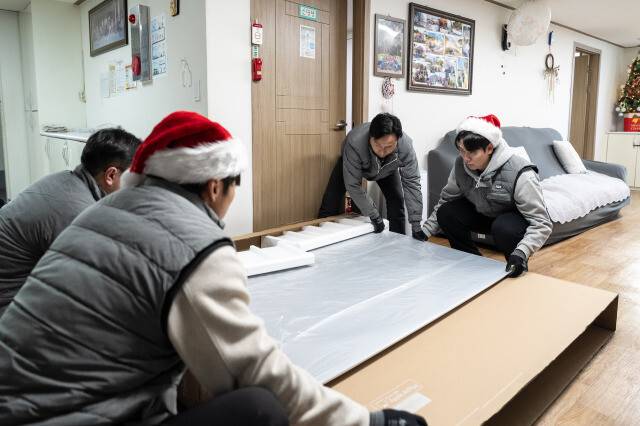 칼국수 대접하고, 고기 구워주고…사인만 하던 팬서비스의 진화 [김양희의 맛있는 야구]
