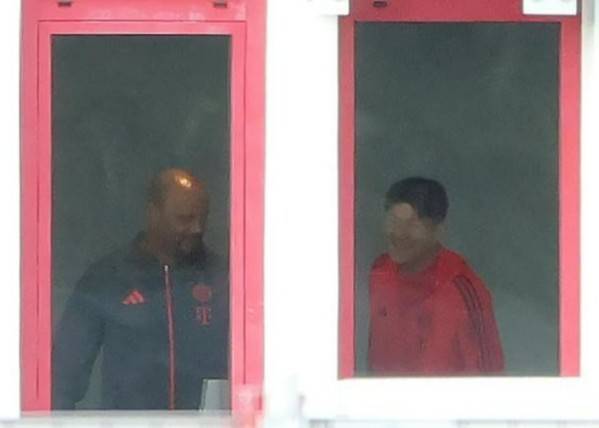 '韓 최고 수비수' 김민재, 콤파니 감독과 은밀한 만남 성사...