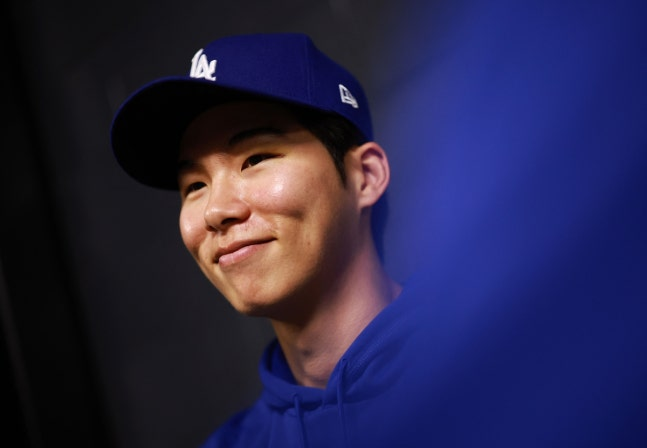 김혜성 ‘터커 불똥’ 맞았다…다저스, 최강 외야수 영입 ‘에드먼 2루 고정’ KIM 출전 기회 축소 예상