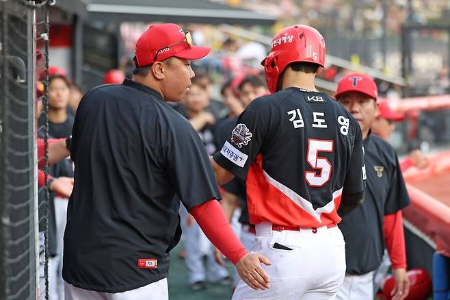 박찬호 떠난 지금, 이범호 ‘유도영 프로젝트’ 구상 시작했다… ‘제2의 이종범’ 훈장 다시 뜨나