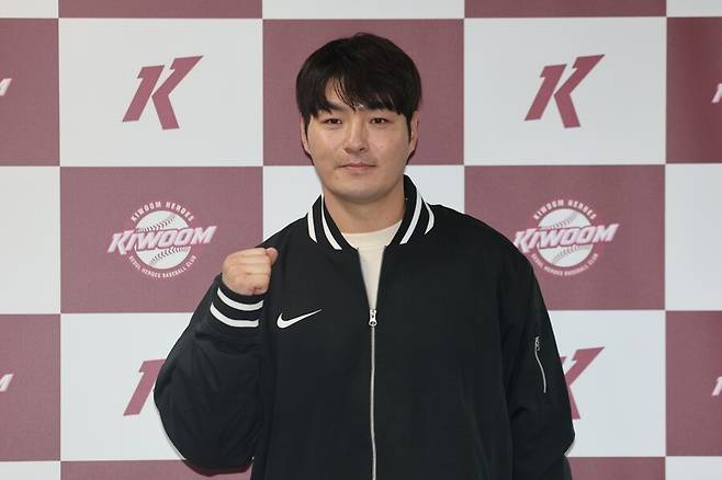 각종 제안 다 뿌리친 서건창, ‘현역’ 의지 통했다… 영광의 히어로즈 복귀, 마지막 불꽃 태울까