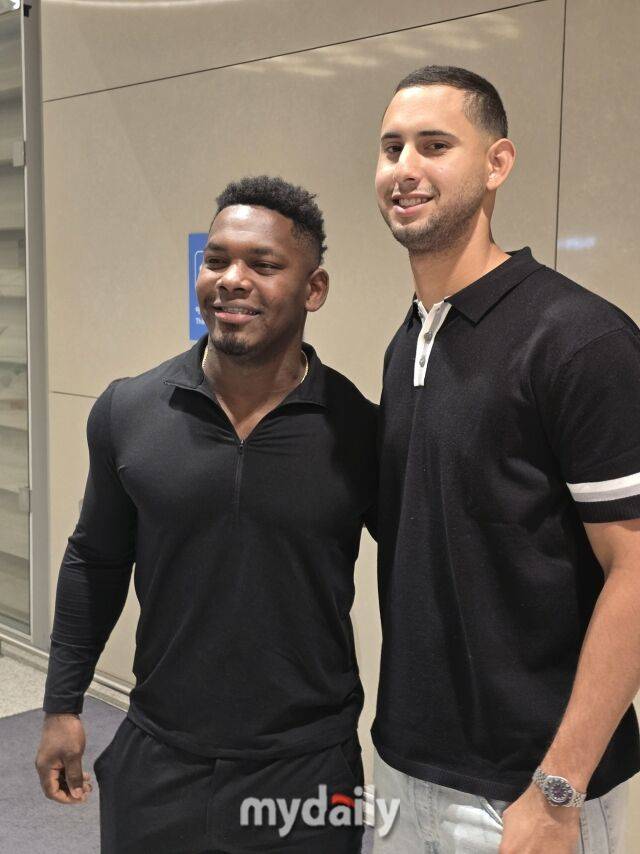 “엄청 힘들었어요” 한화 페라자·에르난데스 비행기만 22시간 탔다→베네수엘라→파나마→네덜란드→한국→목숨 건 2박3일[MD인천공항]