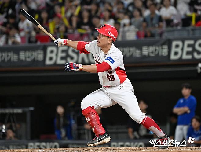 'KIA 5억 계약→방출' 200안타 신화 썼던 그 선수, 영웅군단 돌아왔다…친정팀서 반등할 수 있을까
