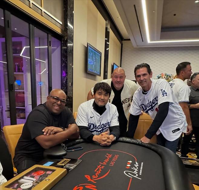 박찬호 아니면 이런 장면 못본다…ML 328홈런, 287홈런, 100SV 전설과 다시 만날 줄이야