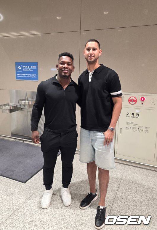 “하주석 가장 보고 싶었다” 페라자 왜 2년 만에 한화 컴백했나→입국장에서 우승을 외치다 “한화가 2위 해서 슬펐다”