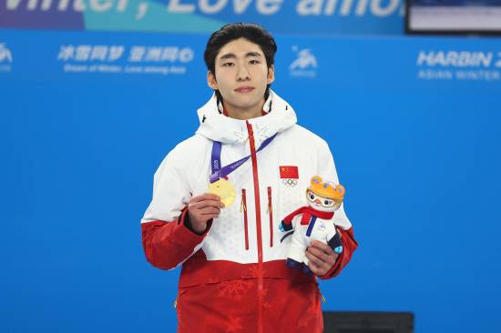 '한국 포기하고 中 귀화' 린샤오쥔, KOREA 태극마크 시절 추억했나?…