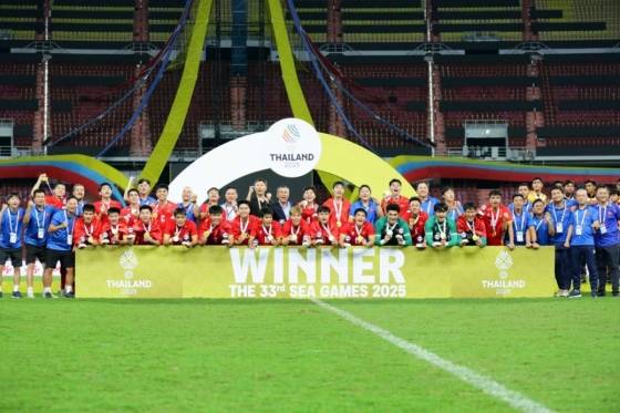 '베트남 영웅' 김상식 감독, 대이변 4강 진출