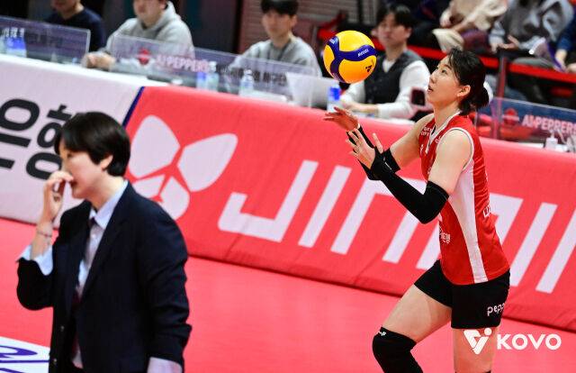 ‘리시브 효율 –33.33%, 공격 효율 13.64%’ 끝 모를 박정아의 부진, 코트 위 수지타산이 안 맞는다 [MD광주]