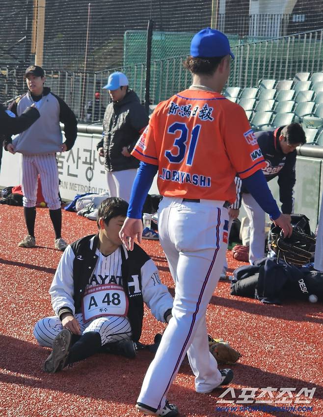 불꽃야구, 최강야구의 동반위기, '리얼야구' 전성시대 '열린 마음' 울산웨일즈가 대안 될까