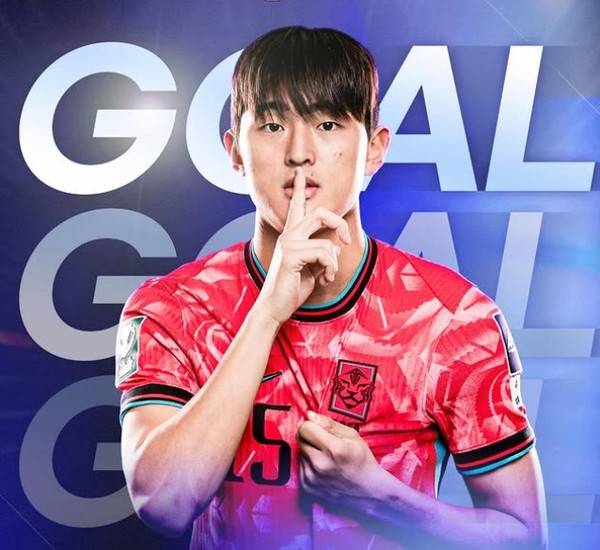 용병술 적중! 새 공격수로 기용된 19세 백가온, 환상 발리슛으로 호주전 선제골 (전반 진행 중)