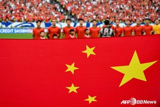 '낯두꺼운' 中, 유효슈팅 0개로 4강행