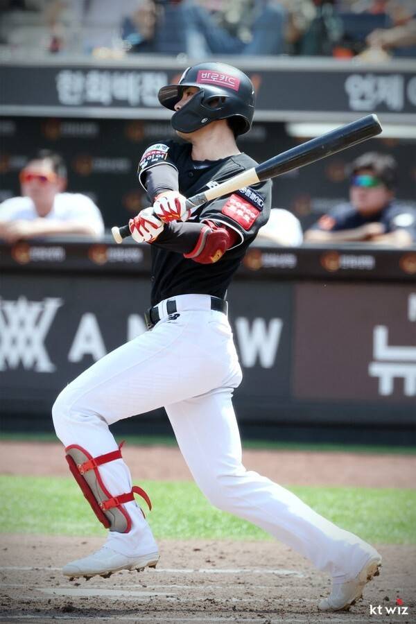 강정호, 고액 과외→흉흉한 사생활 소문→논란의 방출...울산 웨일즈 유니폼 입은 박민석,