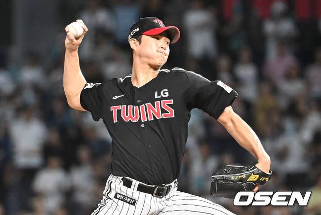 ‘오지환 후계자→투수 전향’ 150km 파이어볼러, 통합 우승 필승조였는데, 어쩌다 캠프 탈락됐을까