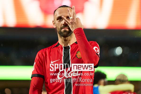 '강인이가 있었다면 더 많은 골을 넣었을 텐데' 이강인 영혼의 파트너, 해트트릭 작렬...득점 선두 음바페 추격