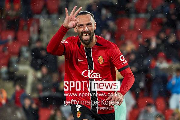 '강인이가 있었다면 더 많은 골을 넣었을 텐데' 이강인 영혼의 파트너, 해트트릭 작렬...득점 선두 음바페 추격