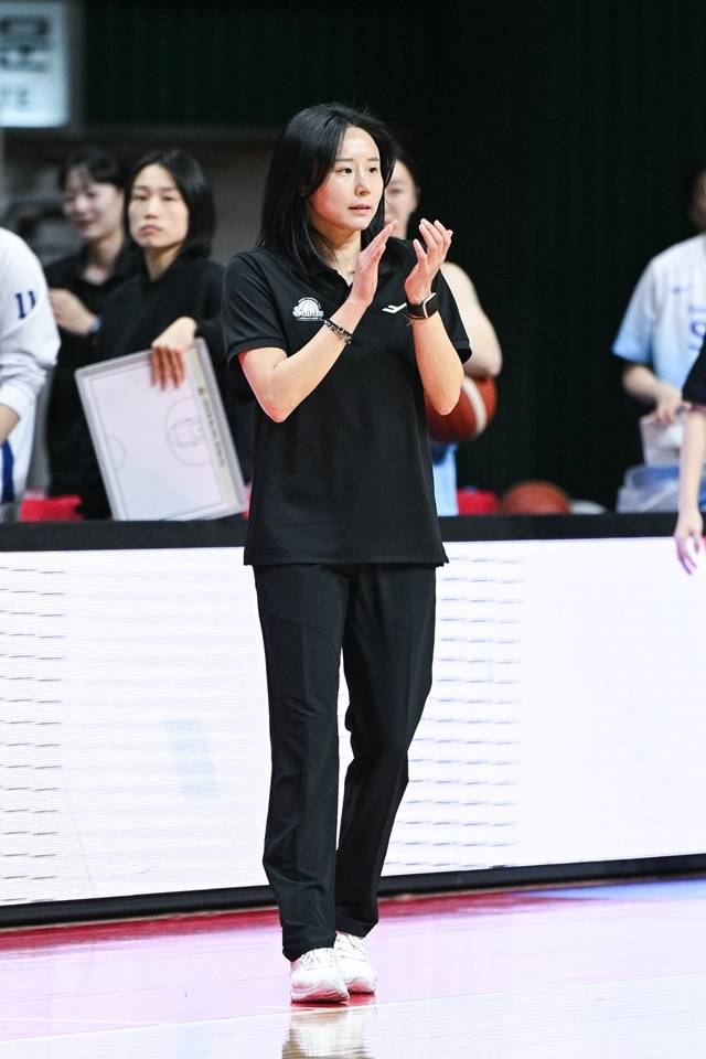 마침내 패패패패패패패패패 끊었다!…‘루이 맹활약’ 신한은행, 2차 연장 혈투 끝 BNK 꺾고 9연패 탈출