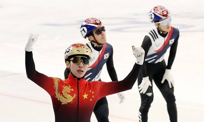 '엉덩이 쓱' 밀어주고 金?... 린샤오쥔, 1년 전 '조작 논란' 다시 떴다