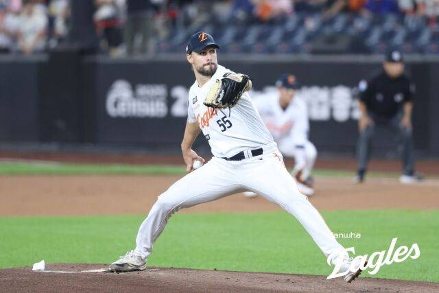 “폰세 때문에 자신감이 같이 올라갔는지 모르겠지만…” 美 스카우트도 감탄, 와이스 독립리그→ML 신화 ‘우연 아니다’