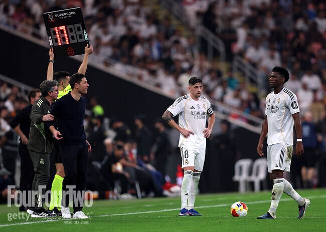 리버풀도, 토트넘도 아니었나...레알서 경질된 알론소, '무패 우승' 이룬 분데스리가 복귀설 등장