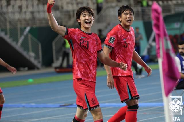 “돌멩이 韓, 태권 축구만 하지 마라” 日, 한일전 앞두고 한국에 독설 폭격