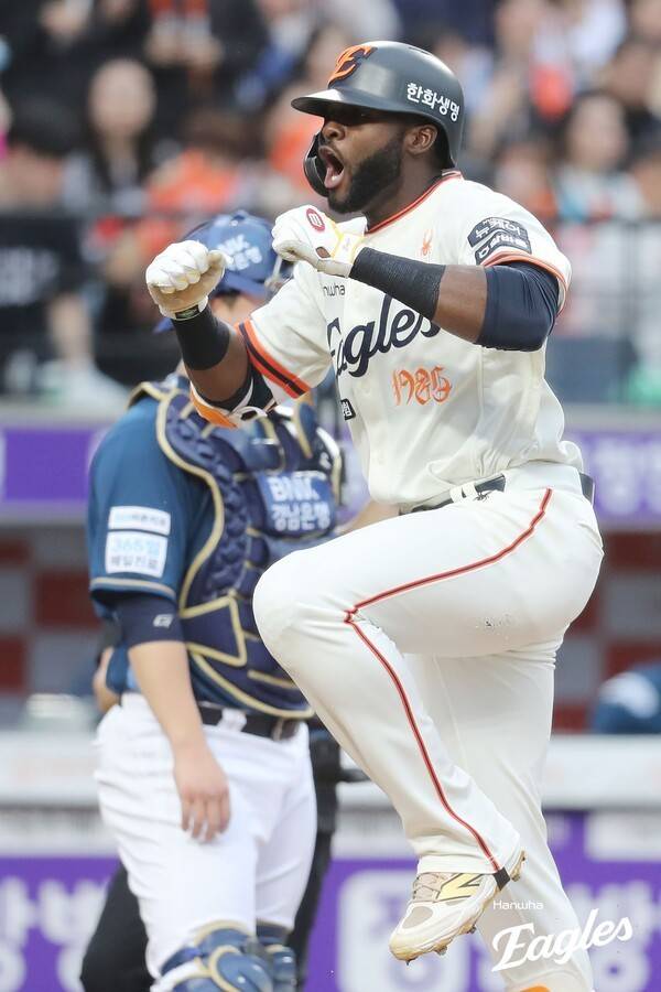 '이글스'서 뛰고 있는 前 한화 플로리얼, 1순위로 지명 완료 '무슨 일?' 5경기 3홈런 폭발→특별 보강 지명