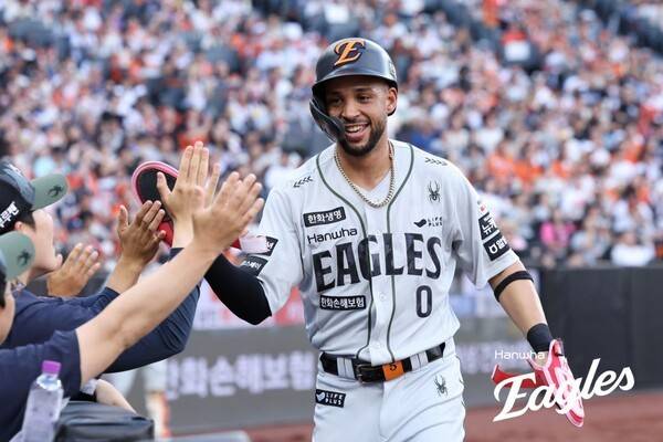 '이글스'서 뛰고 있는 前 한화 플로리얼, 1순위로 지명 완료 '무슨 일?' 5경기 3홈런 폭발→특별 보강 지명