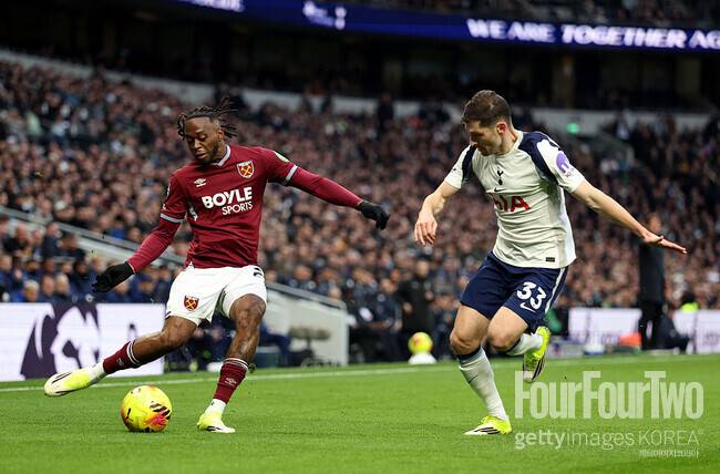 '흥민아, 이대로 끝인 걸까' 산소호흡기 달고 들것 실려 퇴장...BD33 부상→토트넘은 감감 무소식
