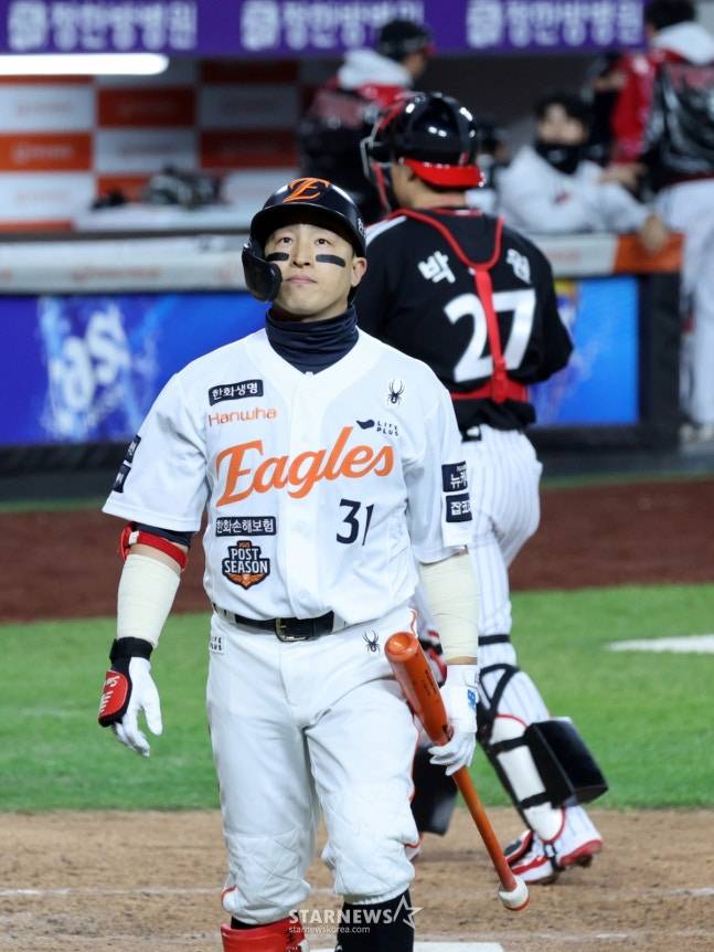 'FA 미아 대위기' 손아섭 '현역 은퇴 고려', '사인 앤드 트레이드', '잔류'... AI가 직접 전망 밝혔다