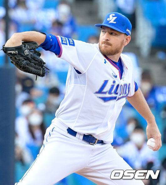 한국 야구 무시했는데…심판한테 로진백 던진 논란의 투수, 시카고에선 영웅 대접