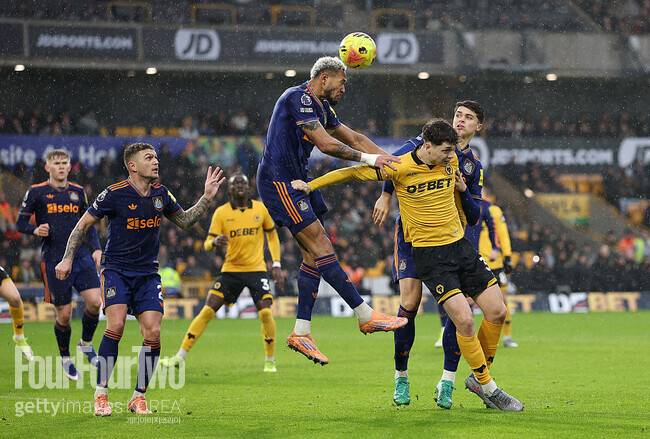 [pl.review] '황희찬 85분' 강등 위기 울버햄튼, 뉴캐슬과 혈투 끝 0-0 무승부...19위 번리와 6점 차