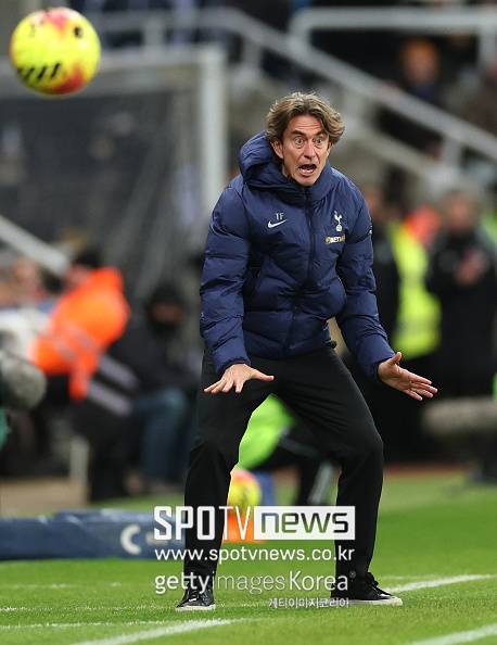 英 BBC ‘비피셜’ 떴다, 결국 프랭크 감독 경질…“토트넘, 7개월 만에 결별 심각하게 검토”