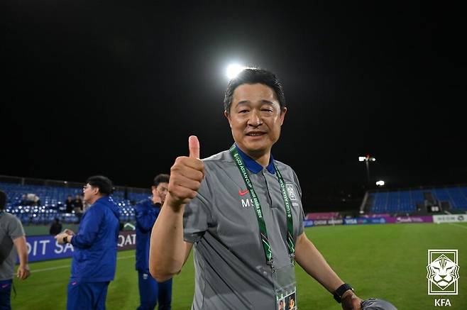 韓, 사우디에 0-6 패배, 중국에 0-2 패배→'최악의 한국' 오명 속 극적 승리...'4강 상대' 일본과 진검승부
