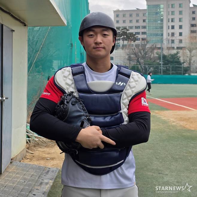 '포수가 1번 타자라니' 전향 3년 만에 '고교 톱3' 덕수고 설재민