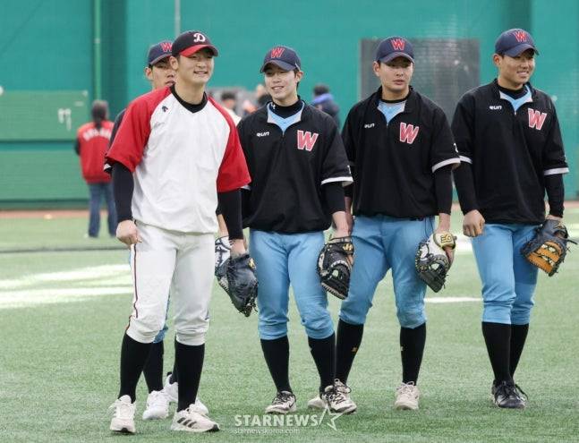 '포수가 1번 타자라니' 전향 3년 만에 '고교 톱3' 덕수고 설재민