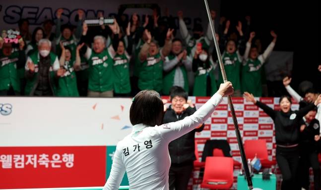 '누가 이겨도 새 역사' 상대전적 14승 14패 '숙명의 라이벌', SK렌터카-하나카드 '최초 2회 우승' 주인공 누가 될까 [PBA 팀리그]